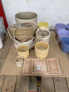 Lot 405  
            Chesterfield SR36 - Collection Only 

                
ASSORTED ITEMS TO INCLUDE PLANT POT IN MUSTARD YELLOW (COLLECTION ONLY) (LOCATION...