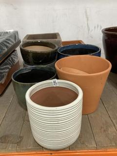 Lot 413  
            Chesterfield SR36 - Collection Only 

                
ASSORTED PLANT POTS TO INCLUDE PLANT POT IN BLUE (COLLECTION ONLY) (LOCATION: SR3...
