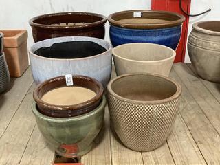 Lot 414  
            Chesterfield SR36 - Collection Only 

                
ASSORTED PLANT POTS TO INCLUDE PLANT POT IN BROWN (COLLECTION ONLY) (LOCATION: SR...
