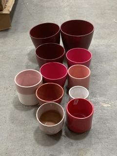 Lot 429  
            Chesterfield SR36 - Collection Only 

                
ASSORTED PLANT POTS TO INCLUDE PLANT POT IN PINK (COLLECTION ONLY) (LOCATION: SR3...