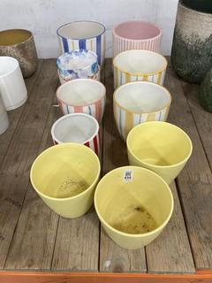 Lot 435  
            Chesterfield SR36 - Collection Only 

                
ASSORTED PLANT POTS TO INCLUDE PLANT POT IN YELLOW (COLLECTION ONLY) (LOCATION: S...