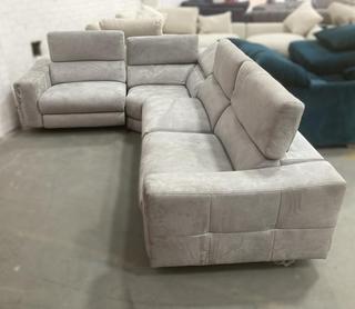 Lot 455  
            Chesterfield SR36 - Collection or Optional Delivery Available 

                
5 SEATER CORNER SOFA IN STONE GREY FABRIC (LOCATION: SR36 B1)