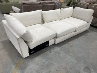 Lot 468  
            Chesterfield SR36 - Collection or Optional Delivery Available 

                
MARBLE ARCH 3 CORNER 3 SEATER SOFA IN MARBLE ARCH CAMDEN WOOD TRIM (LOCATION: SR3...
