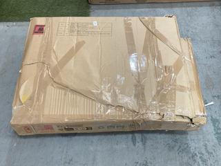 Lot 658  
            Chesterfield SR36 - Collection or Optional Delivery Available 

                
LARGE DRESSING TABLE 96X76.5X13.5 CM TO INCLUDE KINGSIZE METAL BEDFRAME (LOCATION...