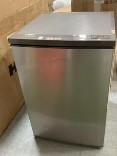Lot 688  
            Chesterfield SR36 - Collection or Optional Delivery Available 

                
HISENSE UNDERCOUNTER FRIDGE FREEZER - MOD NO RL170D4BCE - ORIGINAL RRP £189 (LOCA...