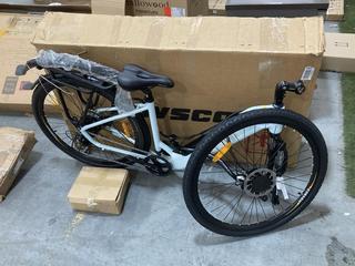 Lot 689  
            Chesterfield SR36 - Collection or Optional Delivery Available 

                
HOVSCO EBIKE IN WHITE AND BLACK ORIGINAL RRP £779 (LOCATION: SR36 B4)