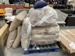 Lot 751  
            Chesterfield SR36 - Collection or Optional Delivery Available 

                
QTY OF ASSORTED CUSHIONS TO INCLUDE CUSHIONS IN BROWN (LOCATION: SR36 B5)