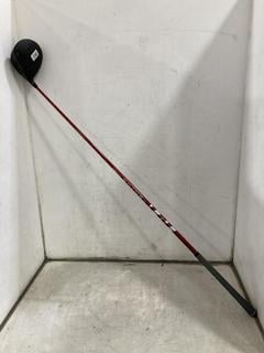 Lot 833  
            Chesterfield SR36 - Collection or Optional Delivery Available 

                
LAMKIN RED/BLACK/WHITE GOLF CLUB (LOCATION: SR36 B6)