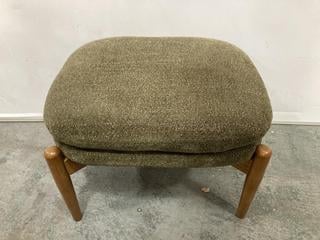 Lot 86  
            Chesterfield SR36 - Collection or Optional Delivery Available 

                
DATSUN FOOTSTOOL GREEN BOUCLE 555X475X395MM - ITEM NO. 570110 - ORIGINAL RRP £214...