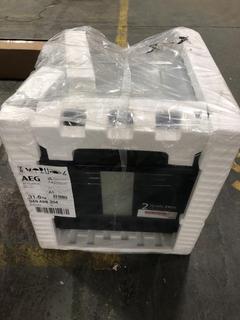 Lot 962  
            Chesterfield SR36 - Collection or Optional Delivery Available 

                
AEG 3000 SURROUNDCOOK PYROLYTIC BUILT IN SINGLE ELECTRIC OVEN - MODEL NO. BPX5350...