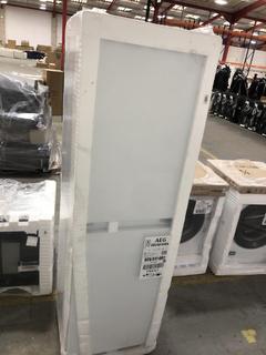 Lot 966  
            Chesterfield SR36 - Collection or Optional Delivery Available 

                
AEG INTEGRATED FRIDGE FREEZER - MODEL NO. OSC5S185ES - ORIGINAL RRP £569 (LOCATIO...