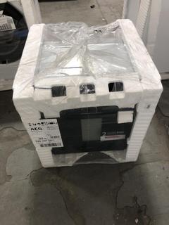Lot 967  
            Chesterfield SR36 - Collection or Optional Delivery Available 

                
AEG AIRFRY BUILT IN SINGLE ELECTRIC OVEN - MODEL NO. BEX535A61B - ORIGINAL RRP £4...
