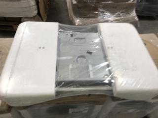 Lot 974  
            Chesterfield SR36 - Collection or Optional Delivery Available 

                
AEG 90CM FIVE BURNER GAS HOB - MODEL NO. HGB95522YM - ORIGINAL RRP £529 (LOCATION...