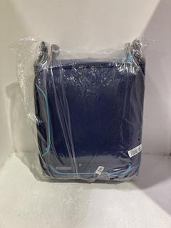 Lot 1039  
            Chesterfield SR45 - Parcel Delivery Only 

                
BLUE AMERICAN TOURISTER SUITCASE (LOCATION: I10)