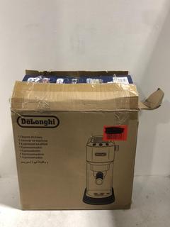 Lot 1054  
            Chesterfield SR45 - Parcel Delivery Only 

                
DELONGHI EC685 DEDICA COFFEE MACHINES TOTAL ORIGINAL RRP-£150 (LOCATION: H1)
