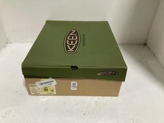 Lot 1122  
            Chesterfield SR45 - Parcel Delivery Only 

                
KEEN WOMENS REVEL IV MID POAR W BOOTS UK SIZE 7 (LOCATION: H4)