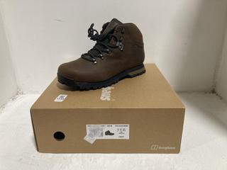 Lot 1149  
            Chesterfield SR45 - Parcel Delivery Only 

                
BERGHAUS DARK BROWN HIKING/WALKING BOOTS SIZE 10 (LOCATION: H4)