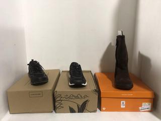 Lot 1166  
            Chesterfield SR45 - Parcel Delivery Only 

                
3 X ASSORTED FOOTWEAR TO INCLUDE ROCKET DOG WOMEN SLOPE COW SUEDE UK SIZE 5 (LOCA...