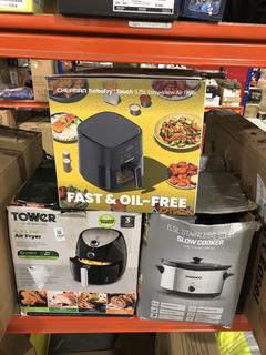Lot 1324  
            Chesterfield SR45 - Parcel Delivery Only 

                
3 X ASSORTED KITCHEN APPLIANCES TO INCLUDE DAEWOO 6.5L SLOW COOKER (LOCATION: H10)