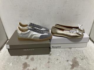 Lot 1379  
            Chesterfield SR45 - Parcel Delivery Only 

                
GEOX PALMARIA SHOES IN GOLD SIZE 4.5 TO INCLUDE GANT CUZIMA TRAINERS IN SILVER SI...