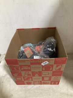 Lot 1400  
            Chesterfield SR45 - Parcel Delivery Only 

                
8 X ASSORTED ADULTS SPEEDOS TO INCLUDE ENDURANCE PLUS MEDALIST SWIMSUIT IN NAVY S...