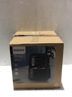 Lot 196  
            Chesterfield SR45 - Parcel Delivery Only 

                
PHILIPS AIRFRYER 2000 SERIES ORIGINAL RRP-£100 (LOCATION: L12