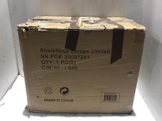 Lot 271  
            Chesterfield SR45 - Parcel Delivery Only 

                
SHARK NINJA SL400UK DOUBLE STACK XL 9.5L AIR FRYER ORIGINAL RRP-£270 (LOCATION: L15)