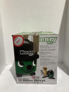 Lot 347  
            Chesterfield SR45 - Parcel Delivery Only 

                
GREEN HENRY PET VACUUM CLEANER ORIGINAL RRP-£140 (LOCATION: K3)