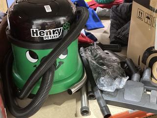 Lot 361  
            Chesterfield SR45 - Parcel Delivery Only 

                
GREEN HENRY PET XL VACUUM CLEANER ORIGINAL RRP-£200 (LOCATION: K4)