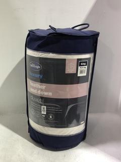 Lot 528  
            Chesterfield SR45 - Parcel Delivery Only 

                
SILENTNIGHT LUXURY COLLECTION FEATHER AND DOWN DUVET (LOCATION: J1)