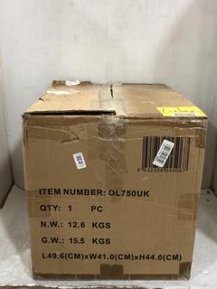 Lot 52  
            Chesterfield SR45 - Parcel Delivery Only 

                
SHARK NINJA OL750UK 15-IN-1 SMART LID MULTI-COOKER 7.5L ORIGINAL RRP-£320 (LOCATI...