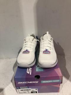 Lot 542  
            Chesterfield SR45 - Parcel Delivery Only 

                
2 X ASSORTED SKECHERS SHOES TO INCLUDE SKECHERS WITH MEMORY FOAM UK SIZE 7 WHITE ...