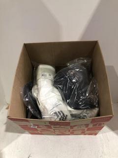 Lot 548  
            Chesterfield SR45 - Parcel Delivery Only 

                
11 X SPORTSCAPS AND SOCKS TO INCLUDE WHITE ADIDAS SOCKS X-LARGE (LOCATION: J2)