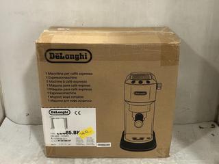 Lot 58  
            Chesterfield SR45 - Parcel Delivery Only 

                
DELONGHI EC68 DEDICA ESPRESSO MACHINE ORIGINAL RRP-£150 (LOCATION: G10)