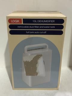 Lot 624  
            Chesterfield SR45 - Parcel Delivery Only 

                
LOGIK 10L DEHUMIDIFIER ORIGINAL RRP-£110 (LOCATION: J4)
