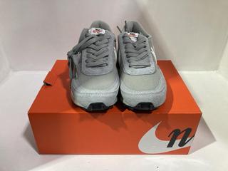 Lot 665  
            Chesterfield SR45 - Parcel Delivery Only 

                
NIKE LDWAFFLE/SCAI UK SIZE 6 ORIGINAL RRP-£229 (LOCATION: J6)