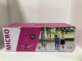 Lot 671  
            Chesterfield SR45 - Parcel Delivery Only 

                
MICRO MAXI DELUXE FOLDABLE LED SCOOTER ORIGINAL RRP-£160 (LOCATION: J6)