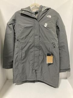 Lot 677  
            Chesterfield SR45 - Parcel Delivery Only 

                
THE NORTH FACE GREY WOMENS MEDIUM COAT (LOCATION: J6)