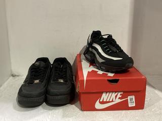 Lot 755  
            Chesterfield SR45 - Parcel Delivery Only 

                
2 X NIKE TRAINERS TO INCLUDE BLACK NIKE AIR FORCE I UK SIZE 8 (LOCATION: J9)