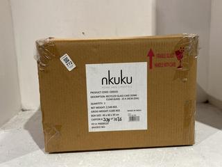 Lot 772  
            Chesterfield SR45 - Parcel Delivery Only 

                
NKUKA RECYCLED GLASS CAKE DOME (LOCATION: J9)