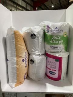 Lot 779  
            Chesterfield SR45 - Parcel Delivery Only 

                
5 X ASSORTED BEDDING ITEMS TO INCLUDE SILENTNIGHT ULTRABOUNCE DUVET (LOCATION: J10)