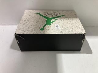Lot 781  
            Chesterfield SR45 - Parcel Delivery Only 

                
NIKE WOMENS AIR JORDAN 4 RM UK SIZE 5.5 (LOCATION: J10)