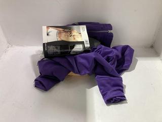 Lot 782  
            Chesterfield SR45 - Parcel Delivery Only 

                
5 X ASSORTED CLOTHING ITEMS TO INCLUDE COTTEN STRETCHMEDIUM BOXERS (LOCATION: J10)