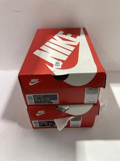 Lot 787  
            Chesterfield SR45 - Parcel Delivery Only 

                
NIKE KILLSHOT 2 PRM TRAINERS UK SIZE 9 & NIKE W KILLSHOT 2 UK SIZE 9 (LOCATION: J10)
