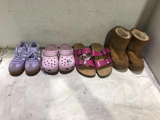 Lot 801  
            Chesterfield SR45 - Parcel Delivery Only 

                
4 X ASSORTED CHILDRENS FOOTWEAR TO INCLUDE ADIDAS SAMBA UK SIZE 10KIDS (LOCATION:...