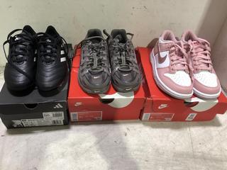 Lot 806  
            Chesterfield SR45 - Parcel Delivery Only 

                
3 X ASSORTED CHILDRENS FOOTWEAR TO INCLUDE NIKE P-6000 UK SIZE 1 (LOCATION: I1)