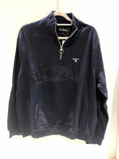 Lot 811  
            Chesterfield SR45 - Parcel Delivery Only 

                
BARBOUR BECKHILL HALF ZIP SWEATSHIRT LARGE (LOCATION: I1)