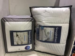 Lot 827  
            Chesterfield SR45 - Parcel Delivery Only 

                
2 X SLUMBERDOWN BEDDING ITEMS TO INCLUDE LUXURIOUSLY SOFT & COSY DUVET (LOCATION:...