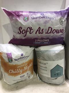 Lot 831  
            Chesterfield SR45 - Parcel Delivery Only 

                
3 X ASSORTED BEDDING ITEMS TO INCLUDE SLUMBERDOWN SOFT AS DOWN PILLOW MEDIUM SUPP...