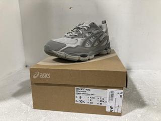 Lot 833  
            Chesterfield SR45 - Parcel Delivery Only 

                
ASICS GEL-NYC RGD UK SIZE 8 CEMENT GREY/CLAY GREY TRAINERS (LOCATION: I2)